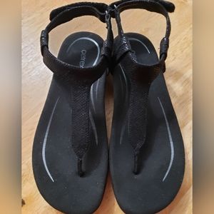 Aetrex Jane Thong Sandal, black, size 7